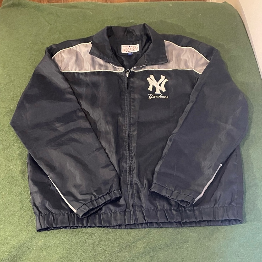 G-III Sports NY Yankees Windbreaker Large MLB Genuine Merchandise